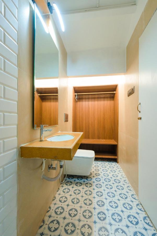 Traveller'S Inn Hotel - Fort Mumbai Exterior photo