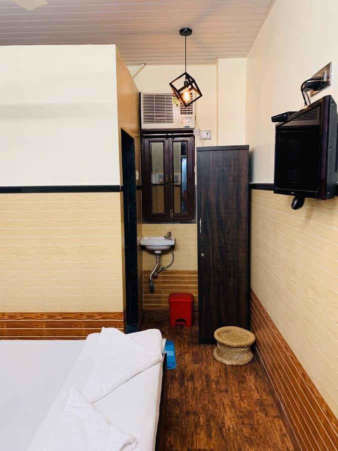 Traveller'S Inn Hotel - Fort Mumbai Exterior photo